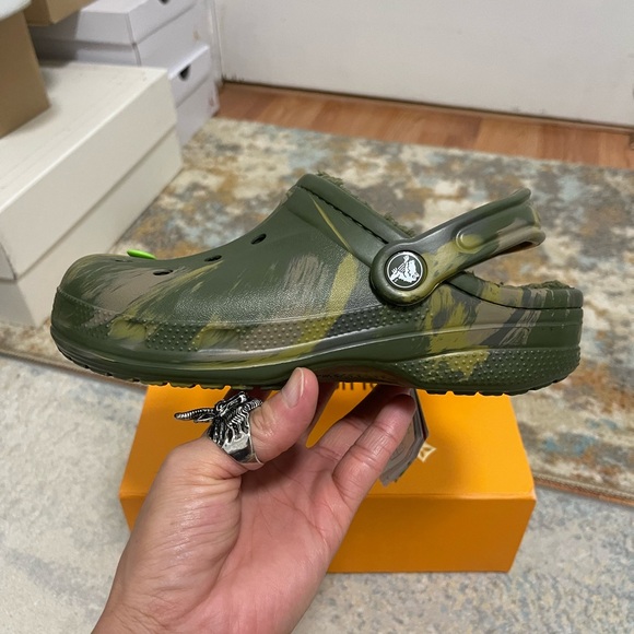 NWT Women’s Size 6 (Euro Sz 36-37) Crocs Ralen Lined Marble Clog In Army Green - Picture 7 of 15